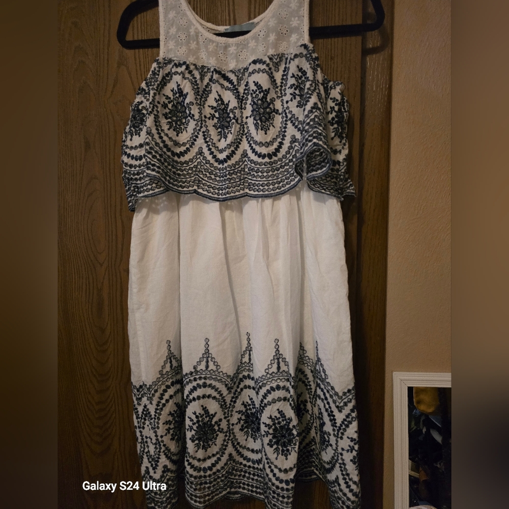 She & Sky Elegant White and Blue Midi Dress